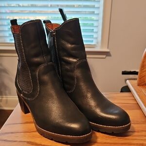 PIKOLINOS Black Leather Heeled Boots